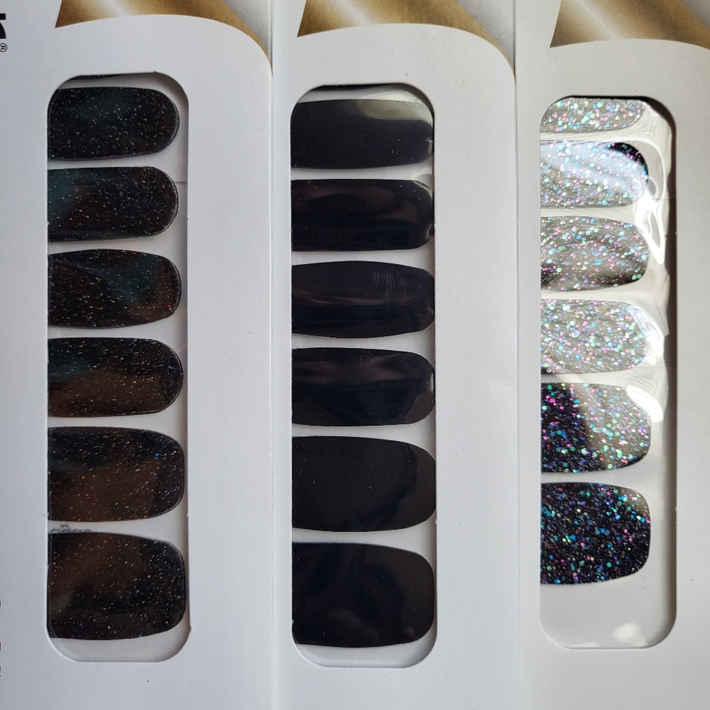 Color Street nail polish strips